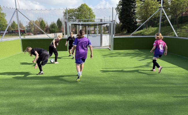 Image - Offener Mehrgenerationentreff mit Soccercourt in Borgloh